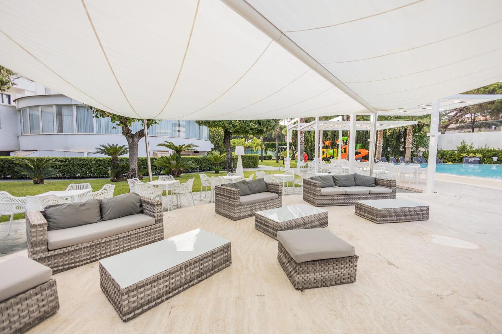 פסטום Hotel Le Palme מראה חיצוני תמונה